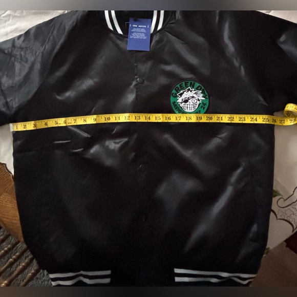 Green Day Saviors Tour 2024 Satin Bomber Jacket - Size Medium NWT - Picture 7 of 7